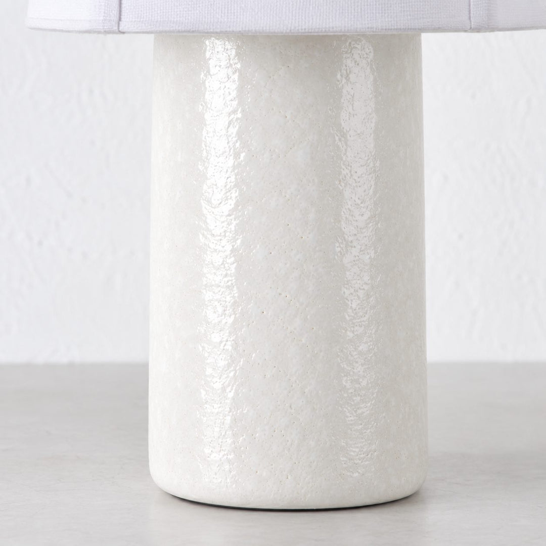 RISSOLI DOME TABLE LAMP  |  33CM  |  CERAMICA WHITE + LINEN SHADE