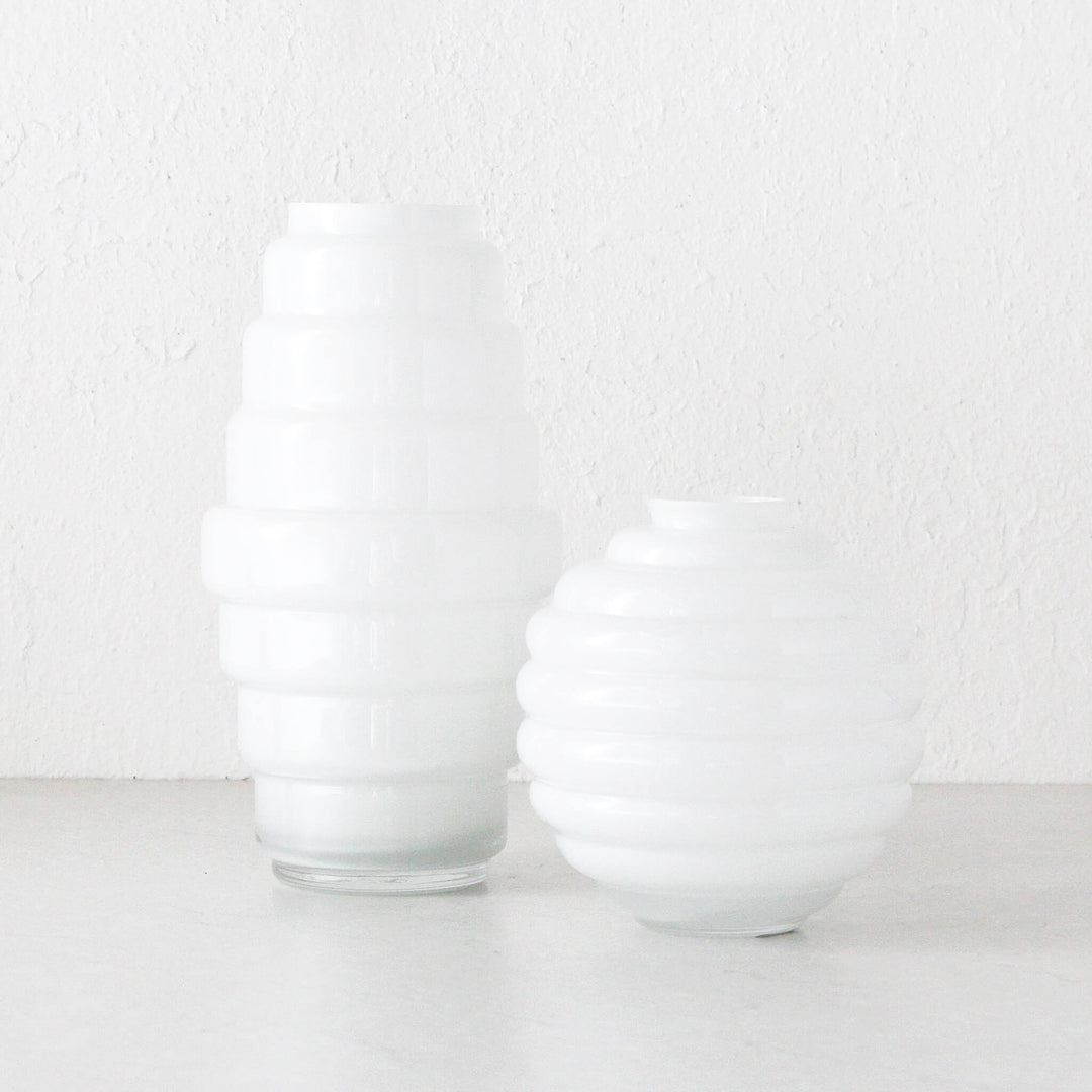 RIVA RIB HAND BLOWN VASE  |  WHITE OPAQUE GLASS  |  MEDIUM