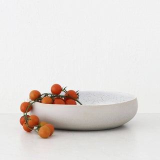 ROBERT GORDON  |  LARGE 27CM SERVING BOWL  |  GARDEN TO TABLE  |  NATURAL STONEWARE