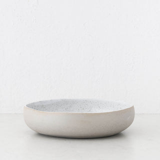ROBERT GORDON  |  LARGE 27CM SERVING BOWL  |  GARDEN TO TABLE  |  NATURAL STONEWARE