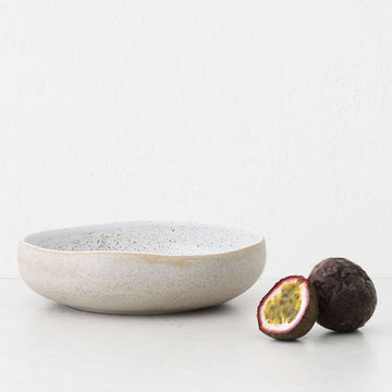 ROBERT GORDON  |  MEDIUM 20CM SERVING BOWL  |  GARDEN TO TABLE  |  NATURAL STONEWARE