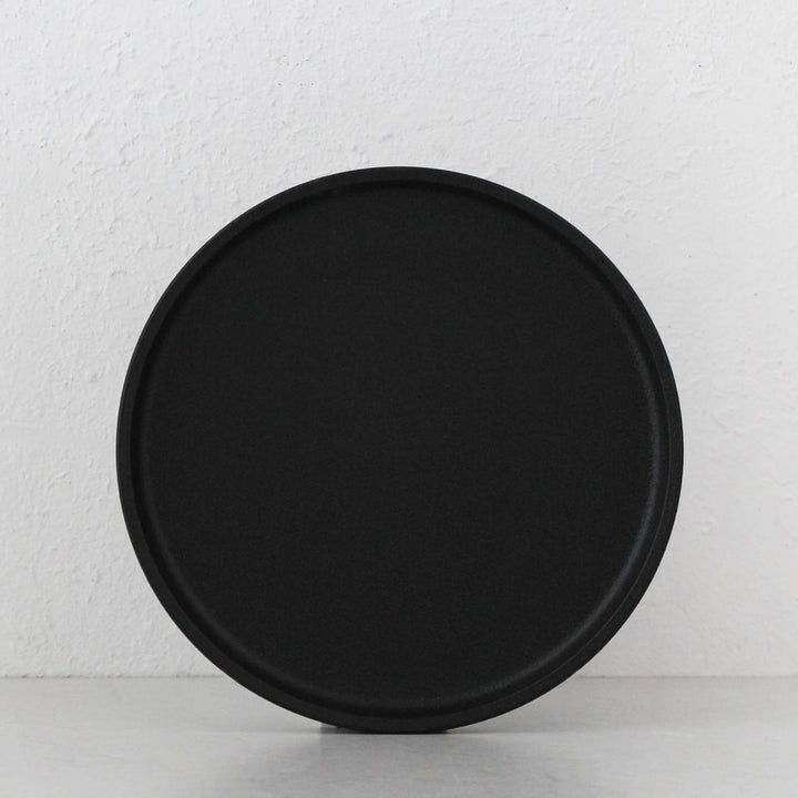 LBD EXCLUSIVE  |  ROBERT GORDON  |  PLATFORM DINNER PLATE  |  BLACK