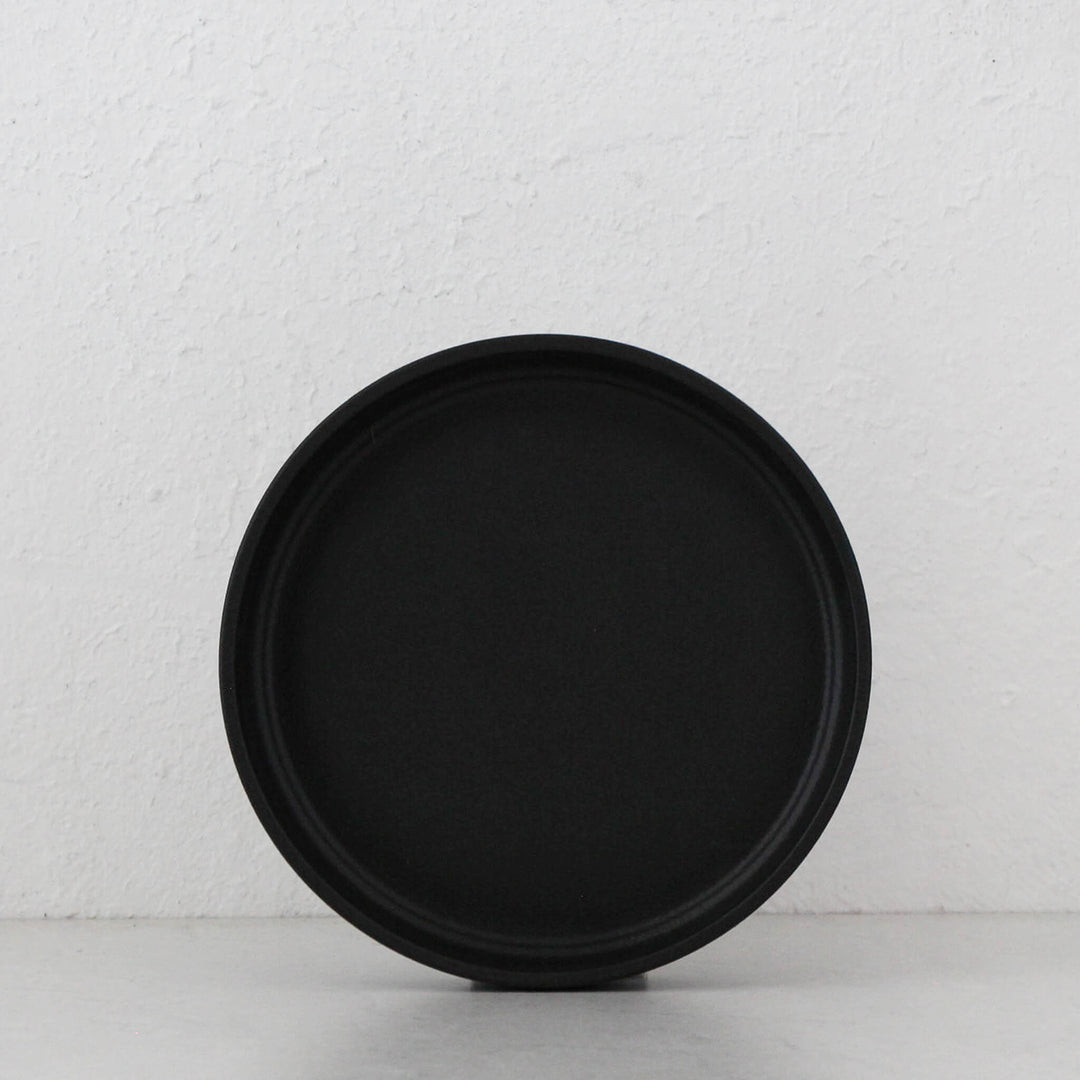 LBD EXCLUSIVE  |  ROBERT GORDON  |  PLATFORM ENTREE PLATE  |  BLACK