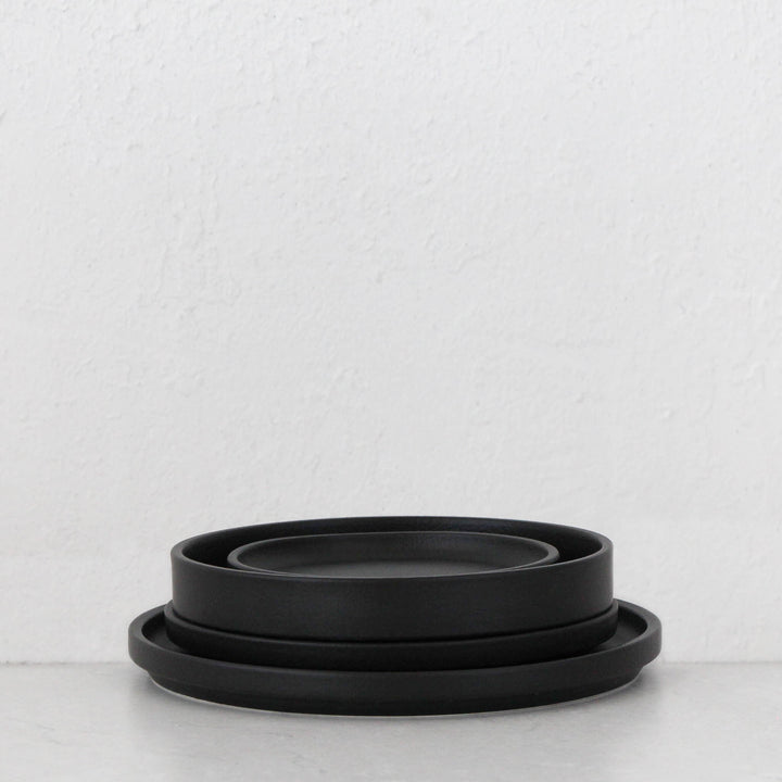 LBD EXCLUSIVE  |  ROBERT GORDON | PLATFORM DINNERWARE SET | BLACK