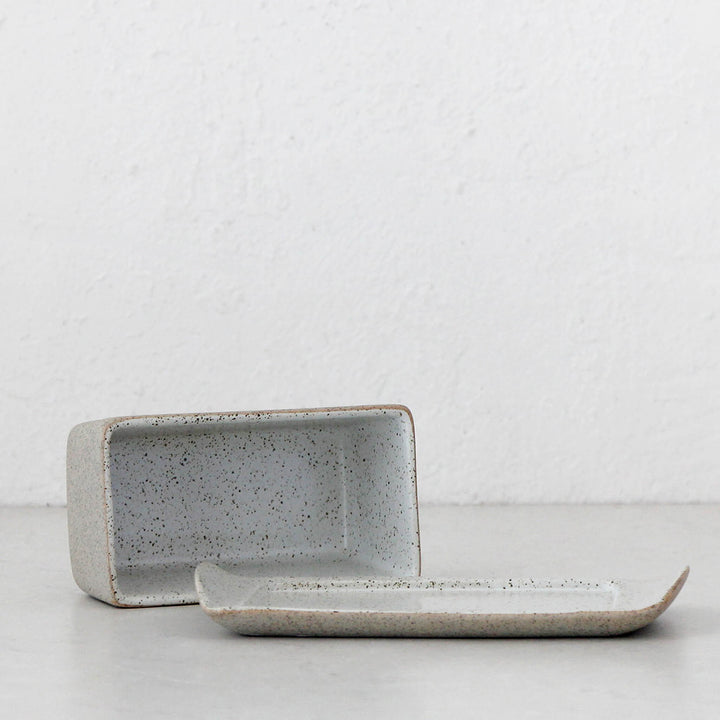 ROBERT GORDON | BUTTER DISH | GARDEN TO TABLE | NATURAL STONEWARE