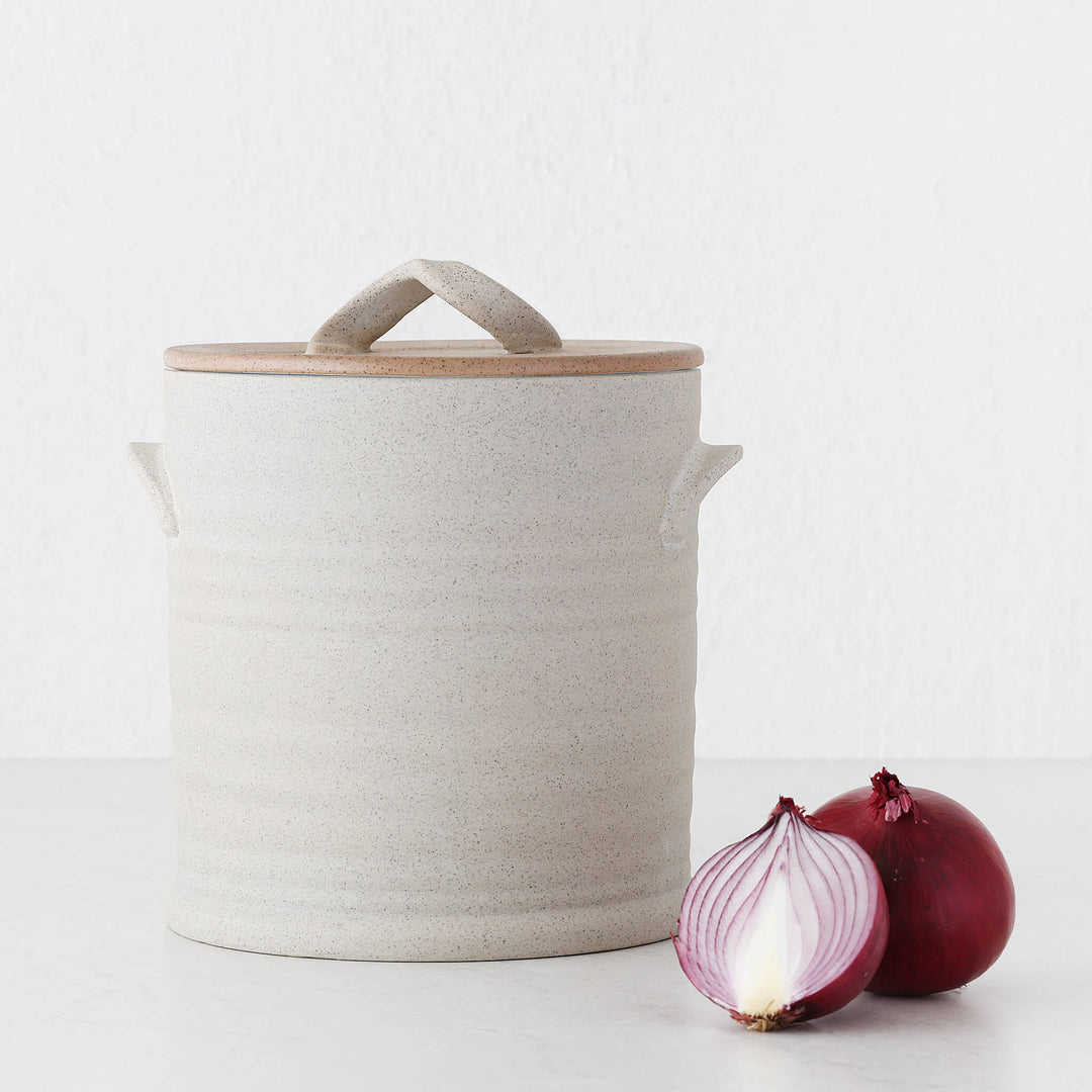 ROBERT GORDON  |  COMPOST BIN 4.5L  |  GARDEN TO TABLE  |  NATURAL STONEWARE