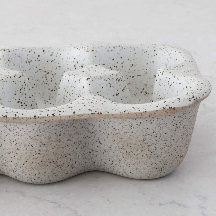 ROBERT GORDON  |  EGG CRATE  |  6 CUP  |  GARDEN TO TABLE  |  NATURAL STONEWARE
