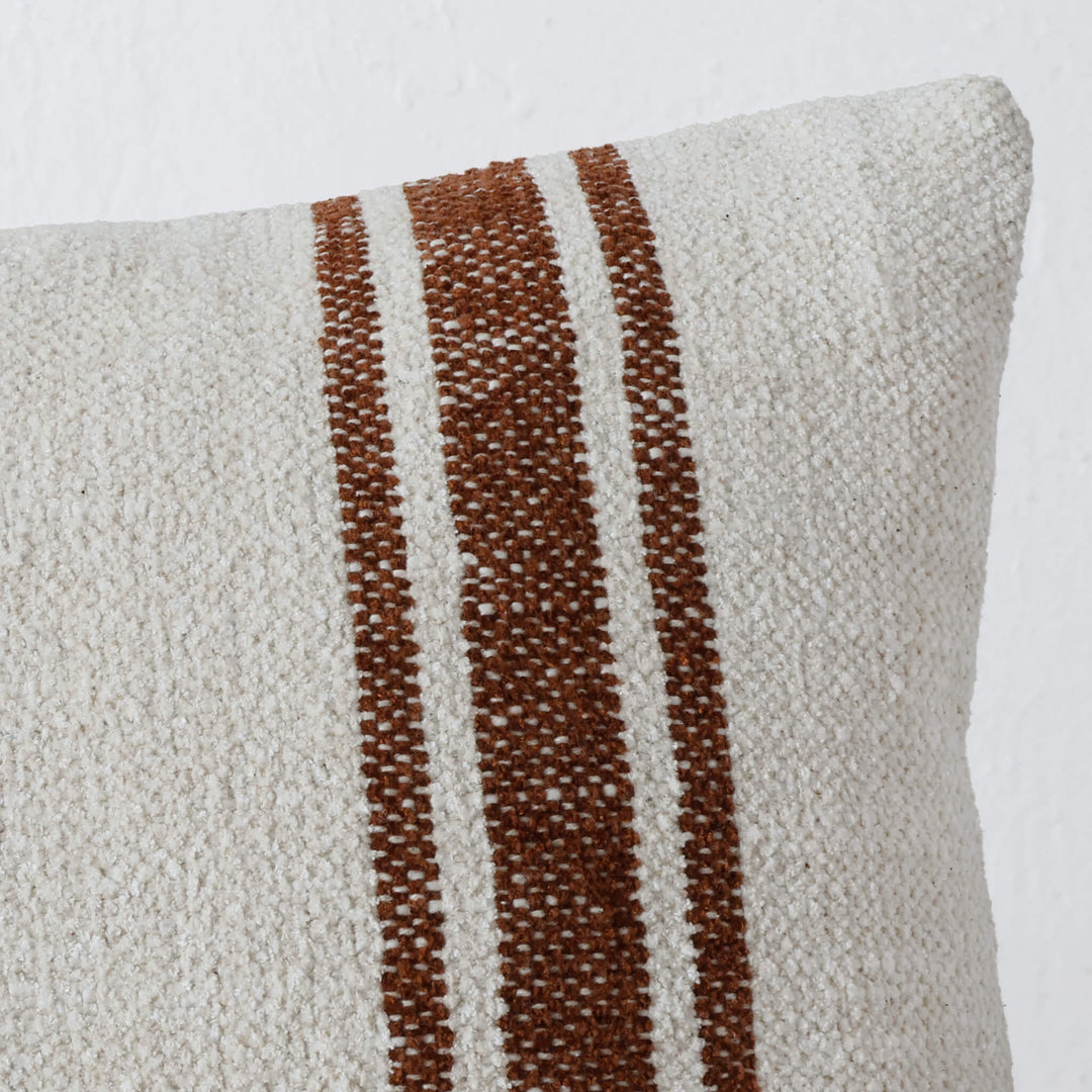 ROSSA RIBA CUSHION | RUST STRIPE + NATURAL | 40X60 CLOSE UP