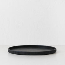 CERAMIC RIBBED BUNDLE X2 | FOOTED STAND + ROUND PLATTER | MATTE BLACK