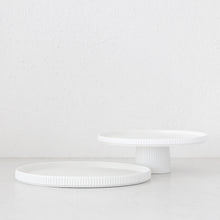 CERAMIC RIBBED BUNDLE X2 |  FOOTED STAND + ROUND PLATTER  |  MATTE WHITE