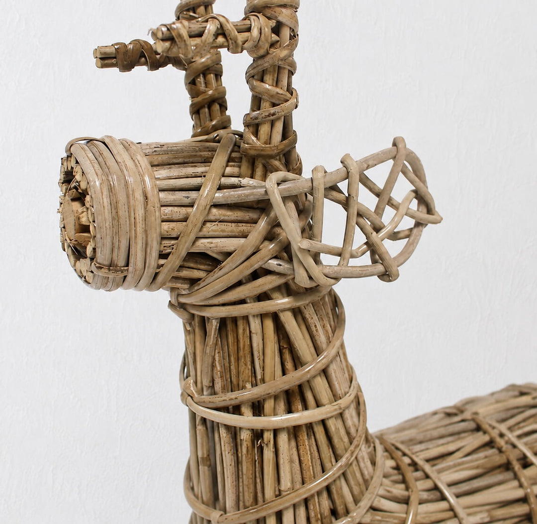RATTAN TWISTED TWIG REINDEER  |  SET OF 2  |  M + L  |  NATURAL RATTAN
