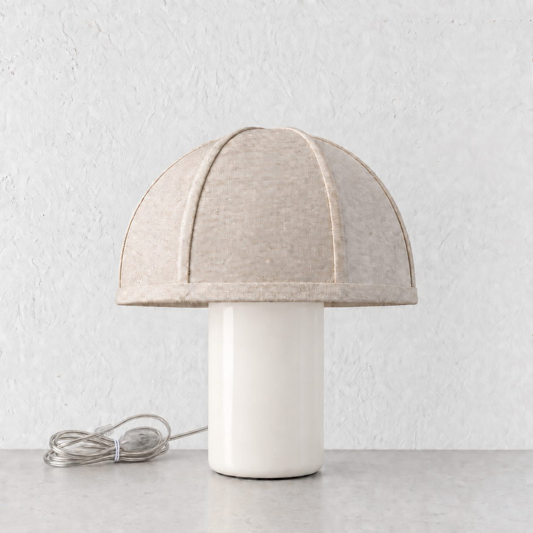 RISSOLI DOME TABLE LAMP  |  33CM  |  CERAMICA WHITE + LINEN SHADE
