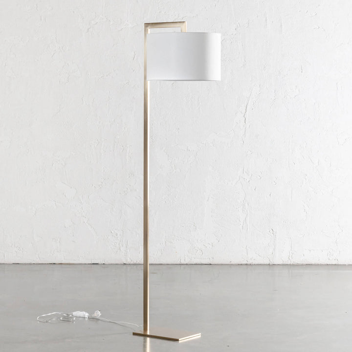 SANTANA FLOOR LAMP  |  175CM  |  ANTIQUE BRASS + WHITE LINEN