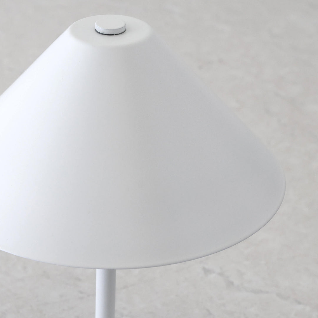 SAN CARLO LED RECHARGEABLE INDOOR/OUTDOOR LAMP  |  21CM  |  WHITE