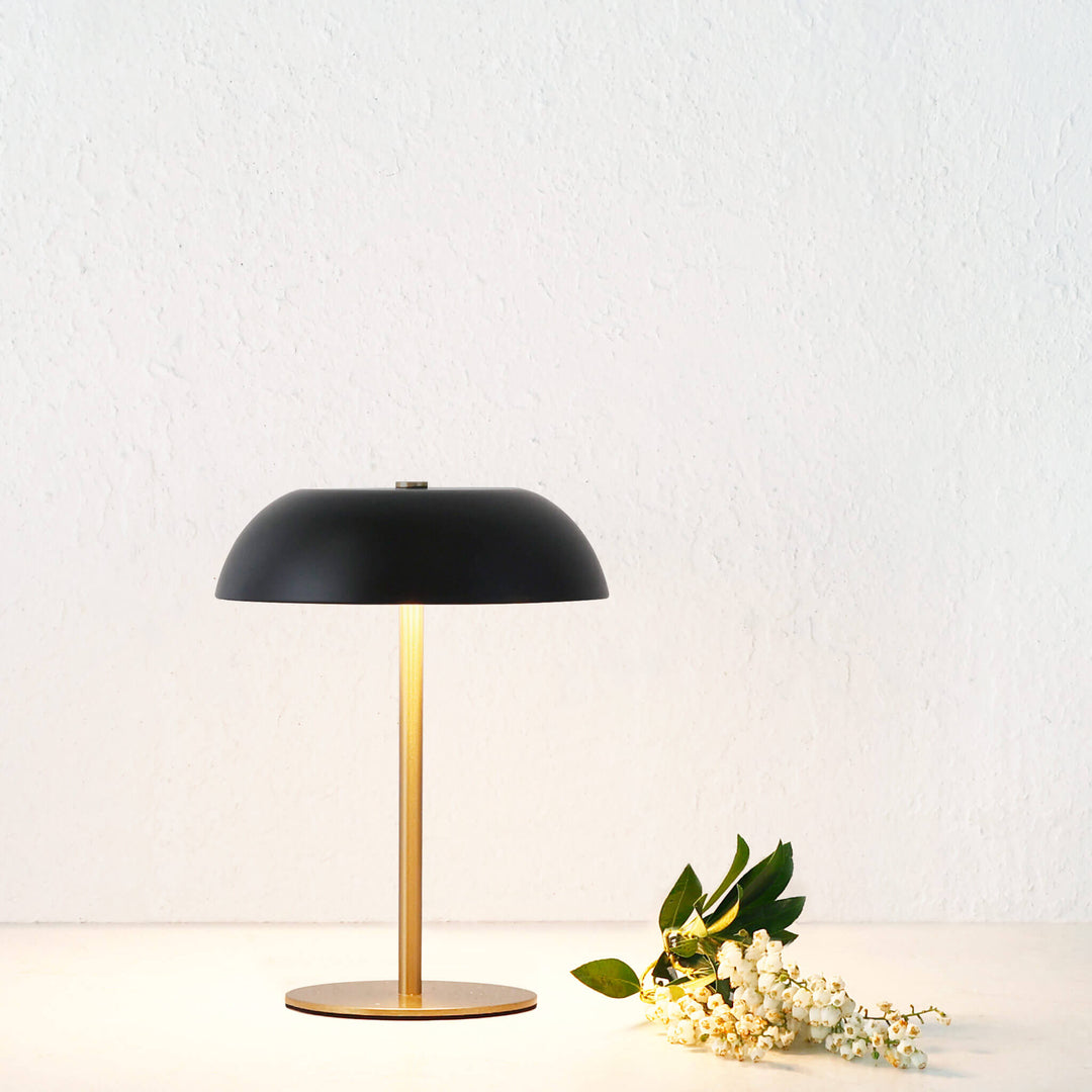 SAO MARTINHO DOME LED RECHARGEABLE LAMP  |  21CM  |  MATTE BLACK + ANTIQUE BRASS