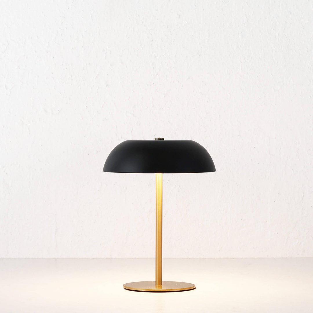 SAO MARTINHO DOME LED RECHARGEABLE LAMP  |  21CM  |  MATTE BLACK + ANTIQUE BRASS