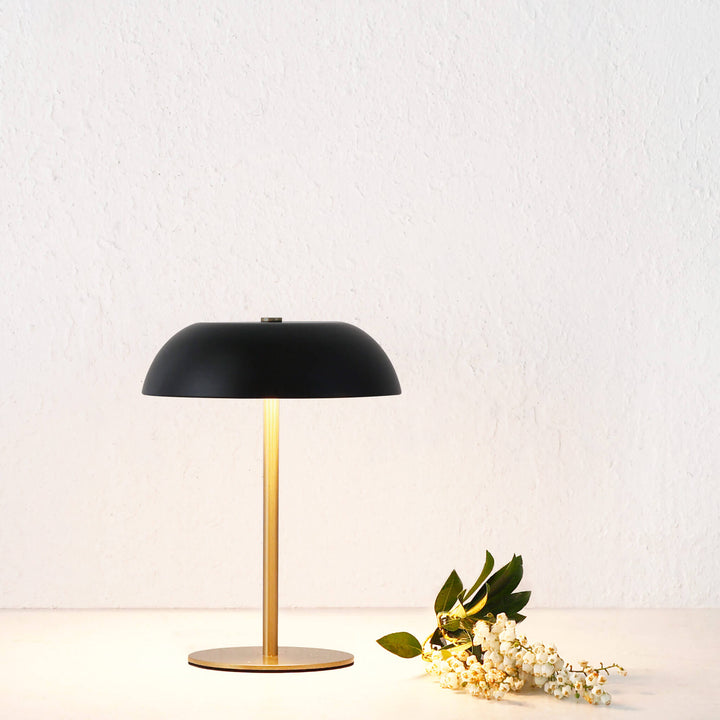 SAO MARTINHO DOME LED RECHARGEABLE LAMP  |  21CM  |  MATTE BLACK + ANTIQUE BRASS