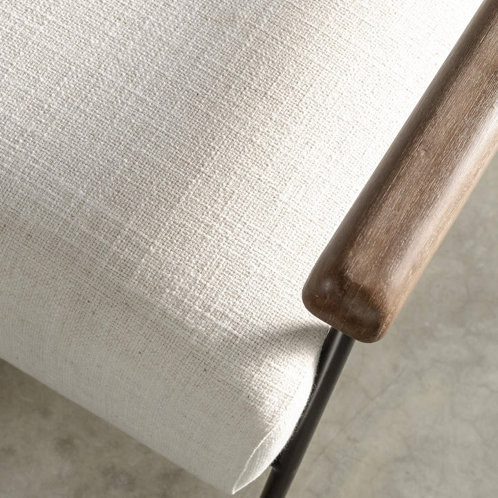 SAUVAGE ESSAN ARMCHAIR  |  SKIMMING STONE WHITE