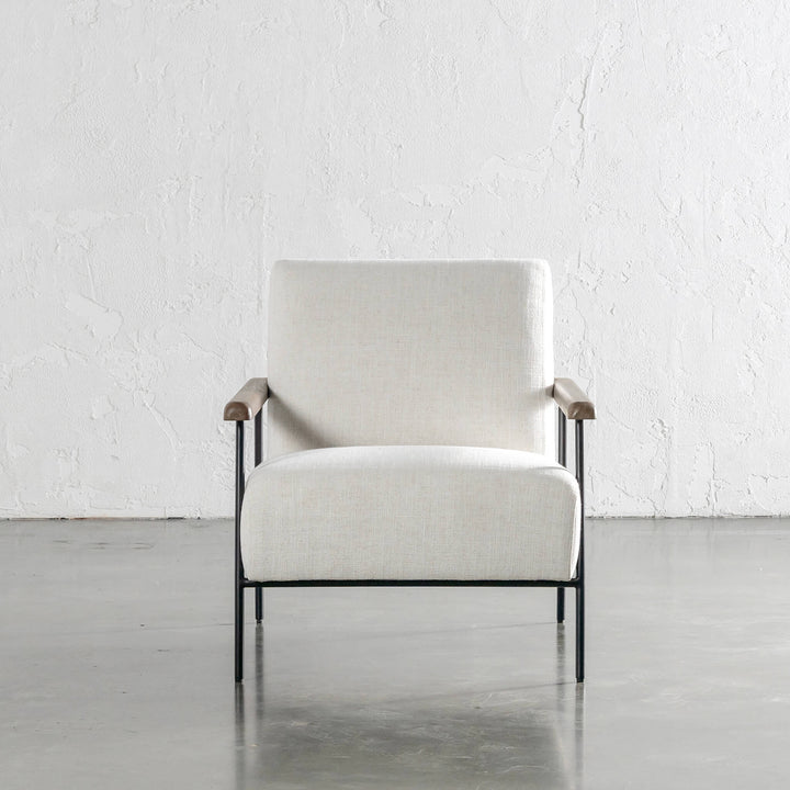 SAUVAGE ESSAN ARMCHAIR  |  SKIMMING STONE WHITE