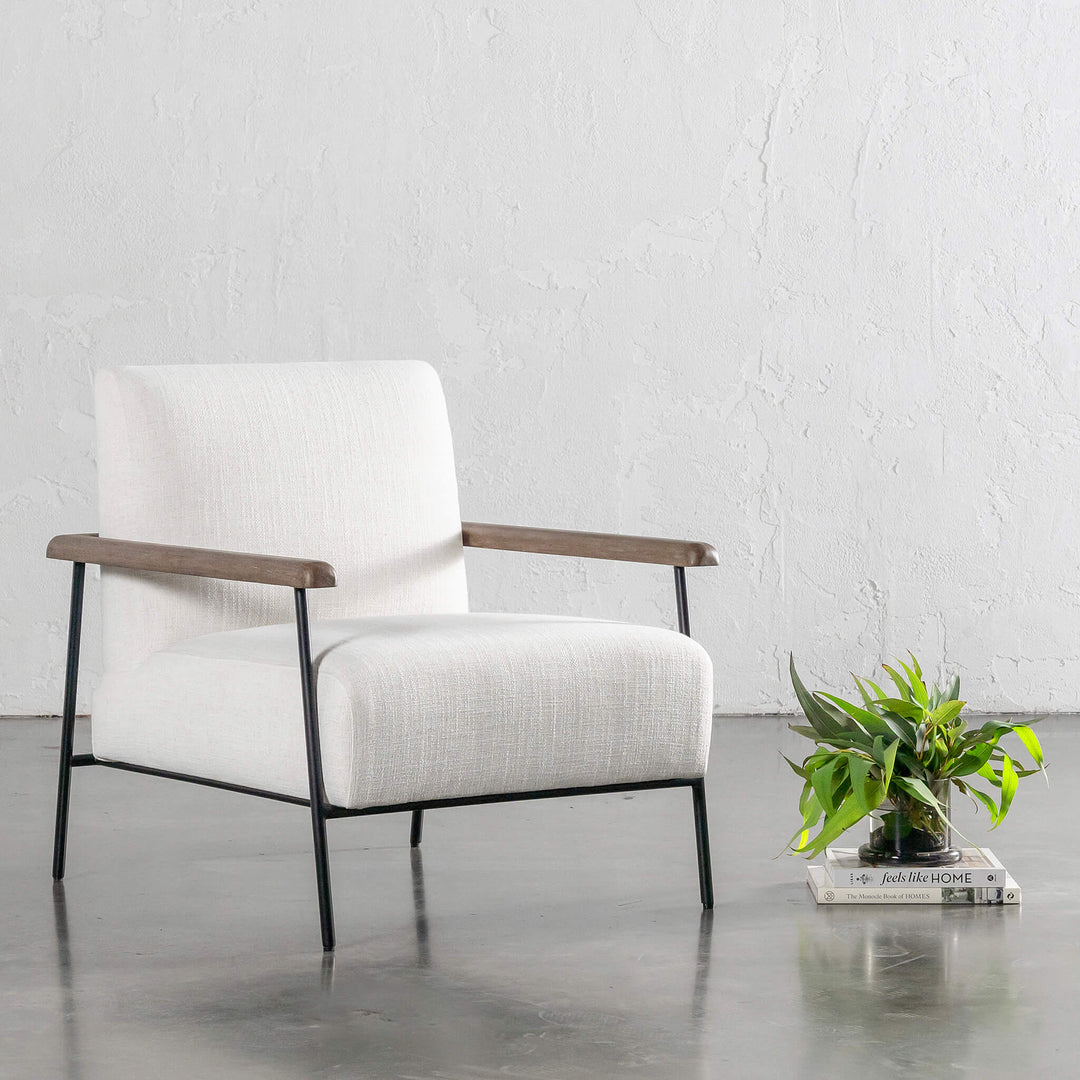 SAUVAGE ESSAN ARMCHAIR | SKIMMING STONE WHITE