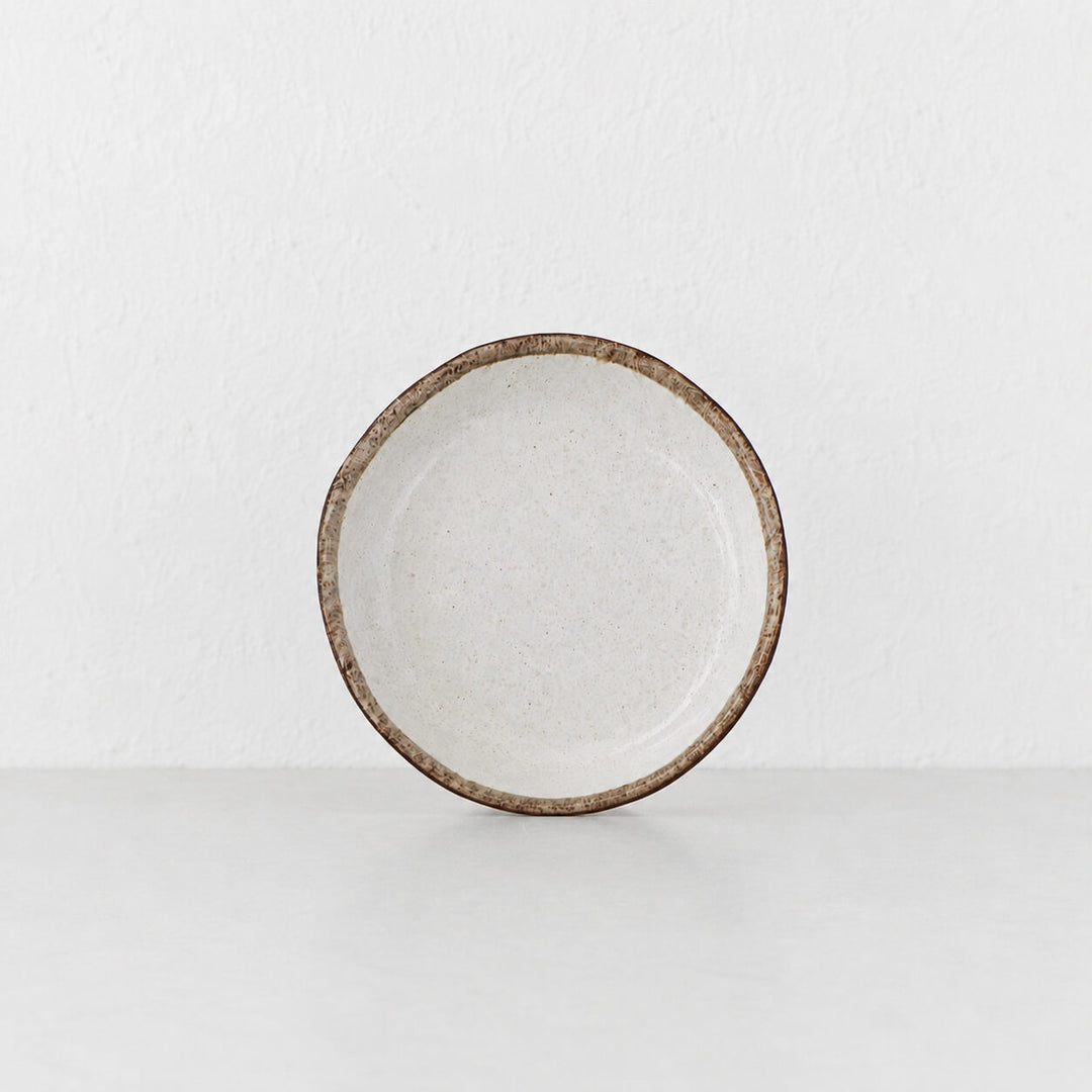 SHIROKARATSU CERAMIC LARGE DISH  |  NATURAL GLAZE  |  19CM