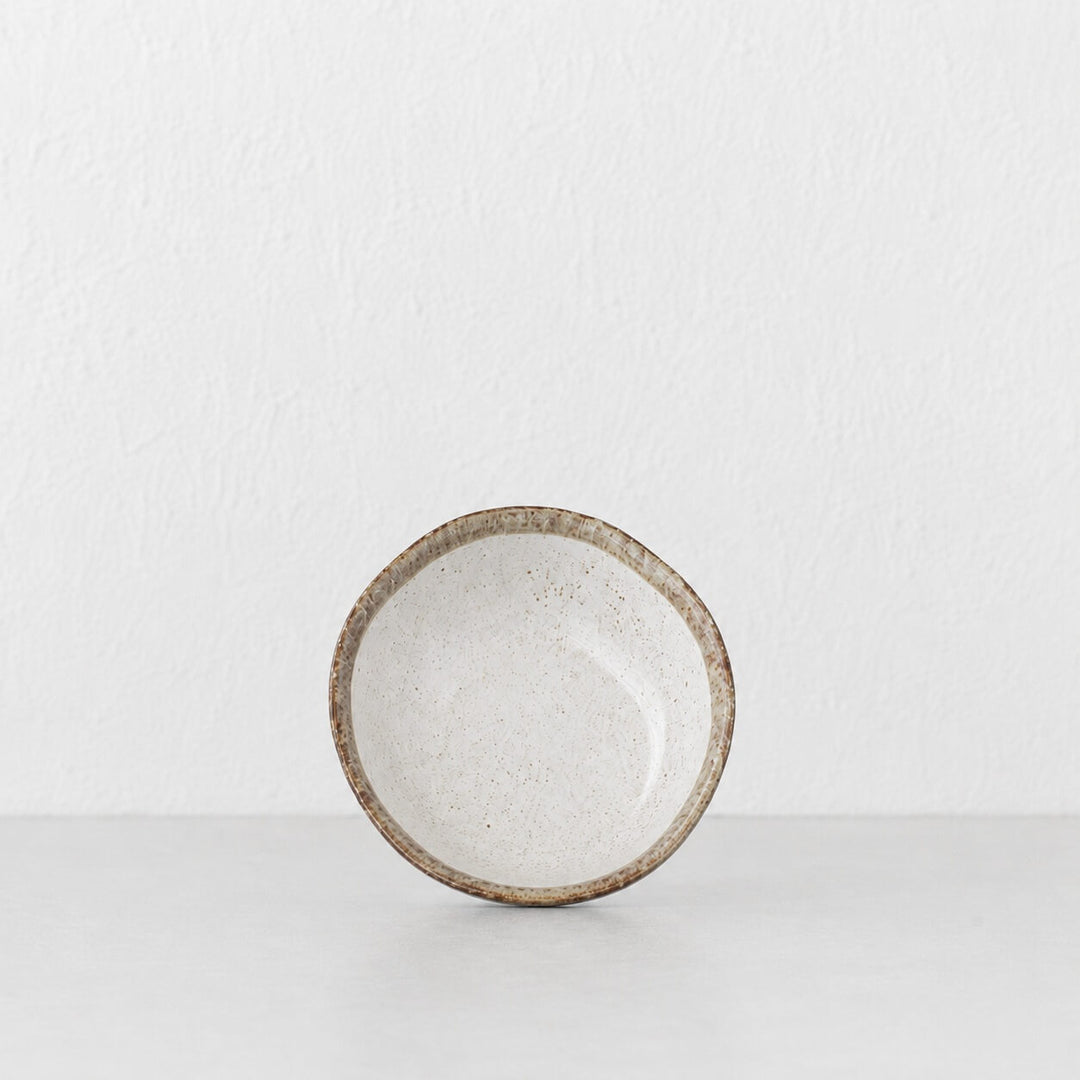 SHIROKARATSU CERAMIC SMALL DISH  |  NATURAL GLAZE  |  8.5CM