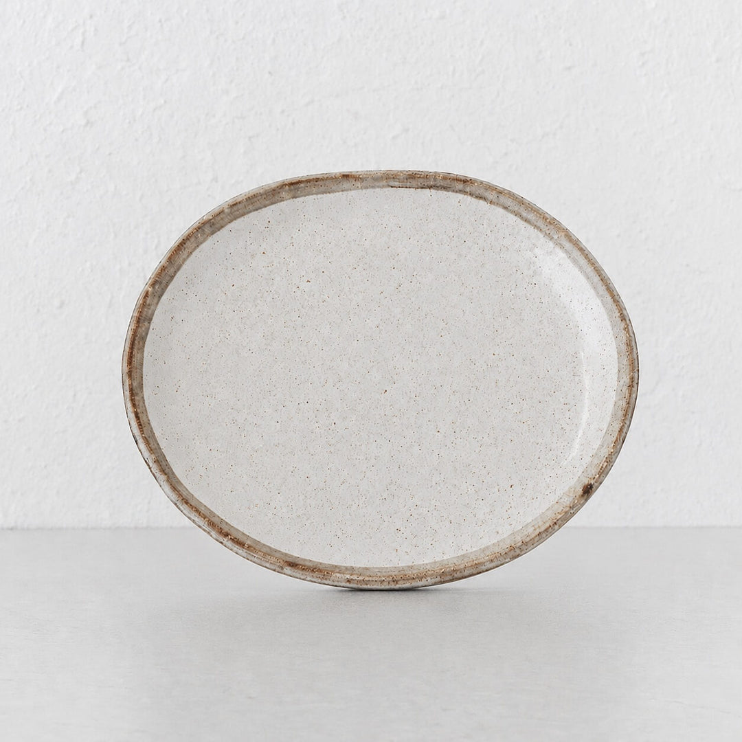 SHIROKARATSU CERAMIC LARGE OVAL PLATE  |  NATURAL GLAZE  |  27CM