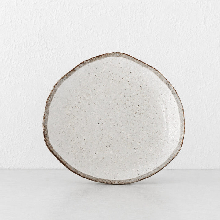 SHIROKARATSU CERAMIC LARGE TRIANGULAR PLATTER  |  NATURAL GLAZE  |  27CM