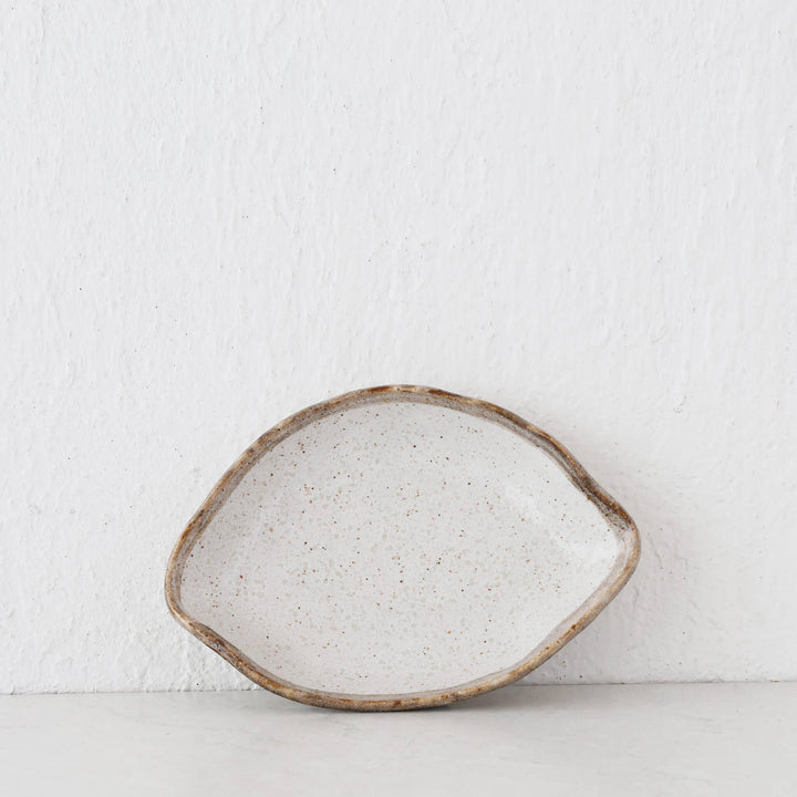 SHIROKARATSU CERAMIC LEAF PLATE  |  NATURAL GLAZE  |  17CM