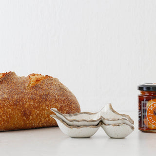 SHIROKARATSU CERAMIC LEAF DISH |  NATURAL GLAZE | 13.5CM