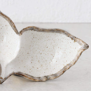 SHIROKARATSU CERAMIC LEAF DISH |  NATURAL GLAZE | 13.5CM