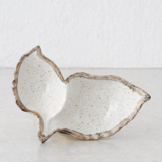SHIROKARATSU CERAMIC LEAF DISH |  NATURAL GLAZE | 13.5CM