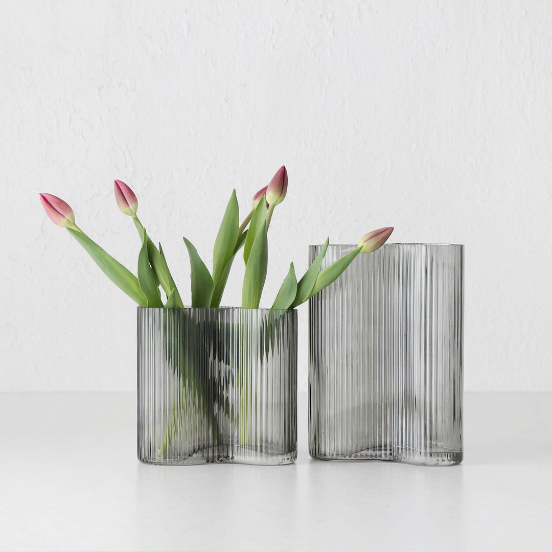 SMOKE GREY RIBBED VASE BUNDLE X2 | MEDIUM + LARGE | GREY