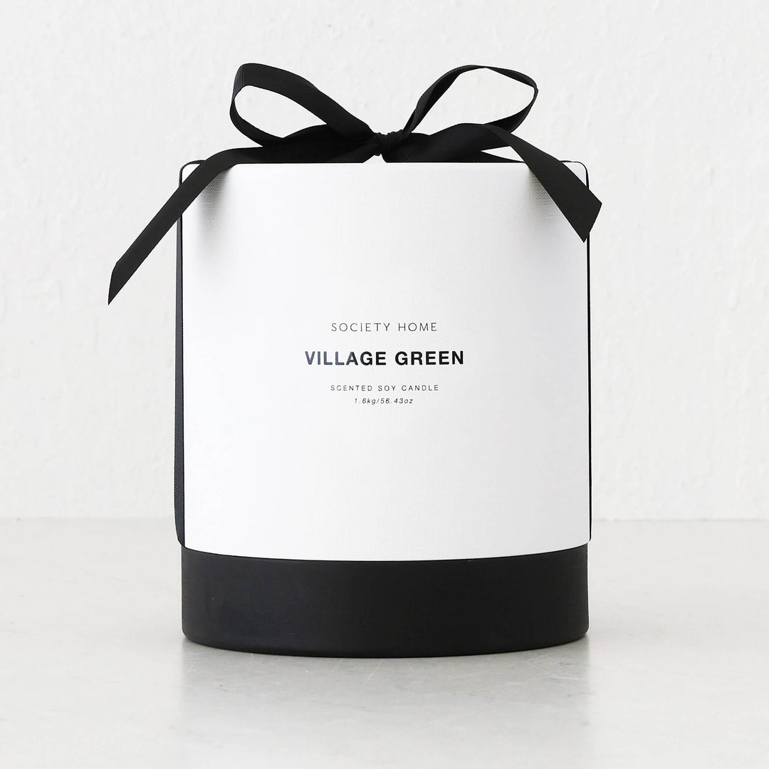 SOCIETY HOME  |  SCENTED SOY CANDLE  |  1.6KG  |  VILLAGE GREEN