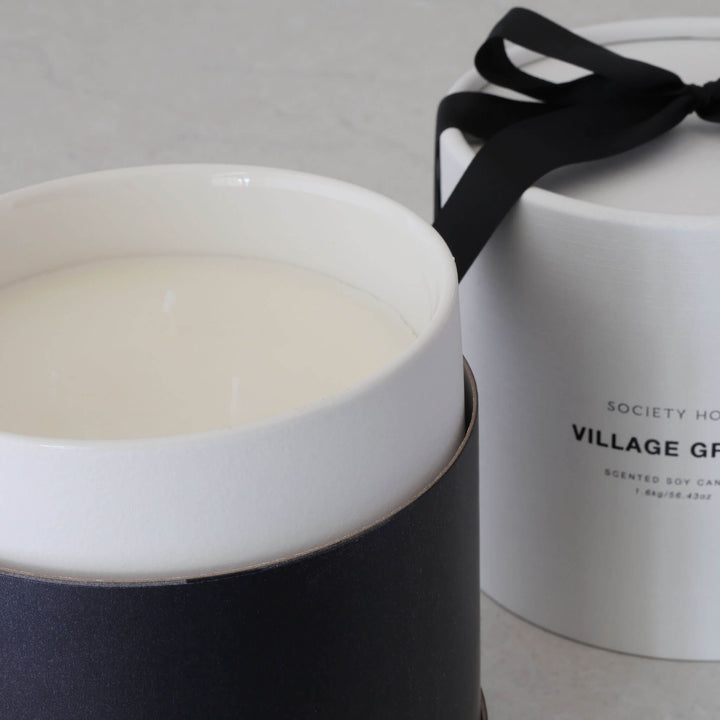 SOCIETY HOME  |  SCENTED SOY CANDLE  |  1.6KG  |  VILLAGE GREEN