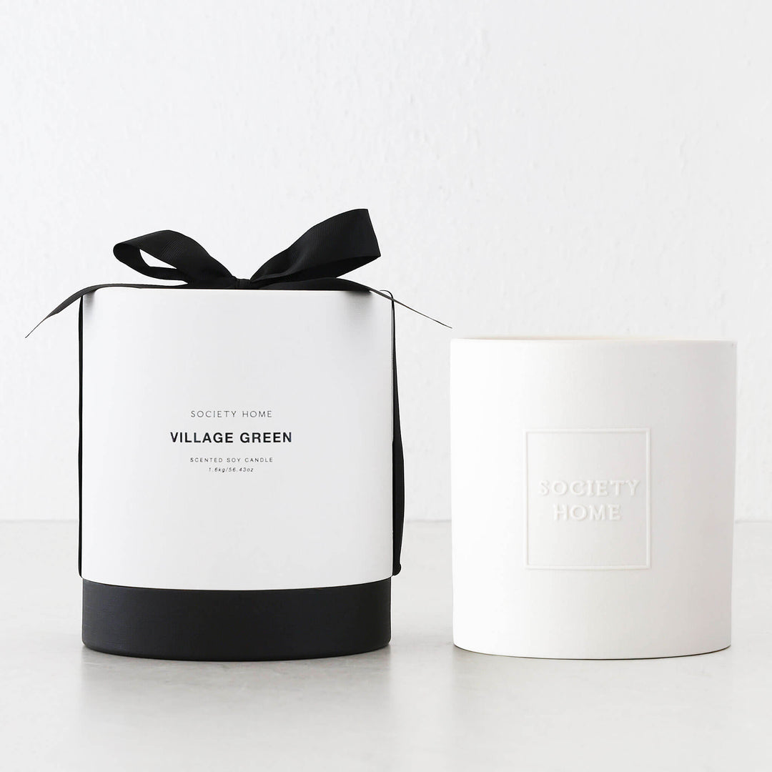 SOCIETY HOME  |  SCENTED SOY CANDLE  |  1.6KG  |  VILLAGE GREEN