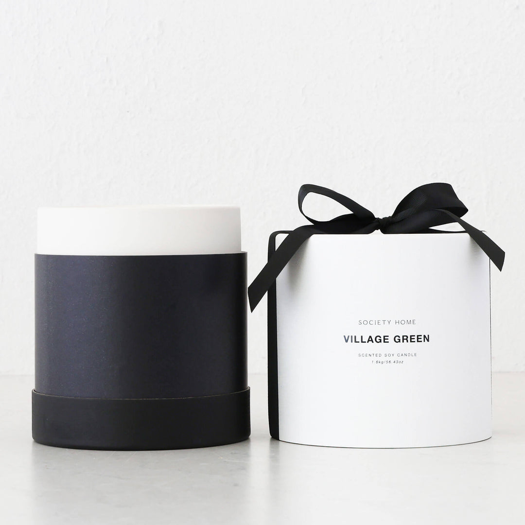 SOCIETY HOME  |  SCENTED SOY CANDLE  |  1.6KG  |  VILLAGE GREEN