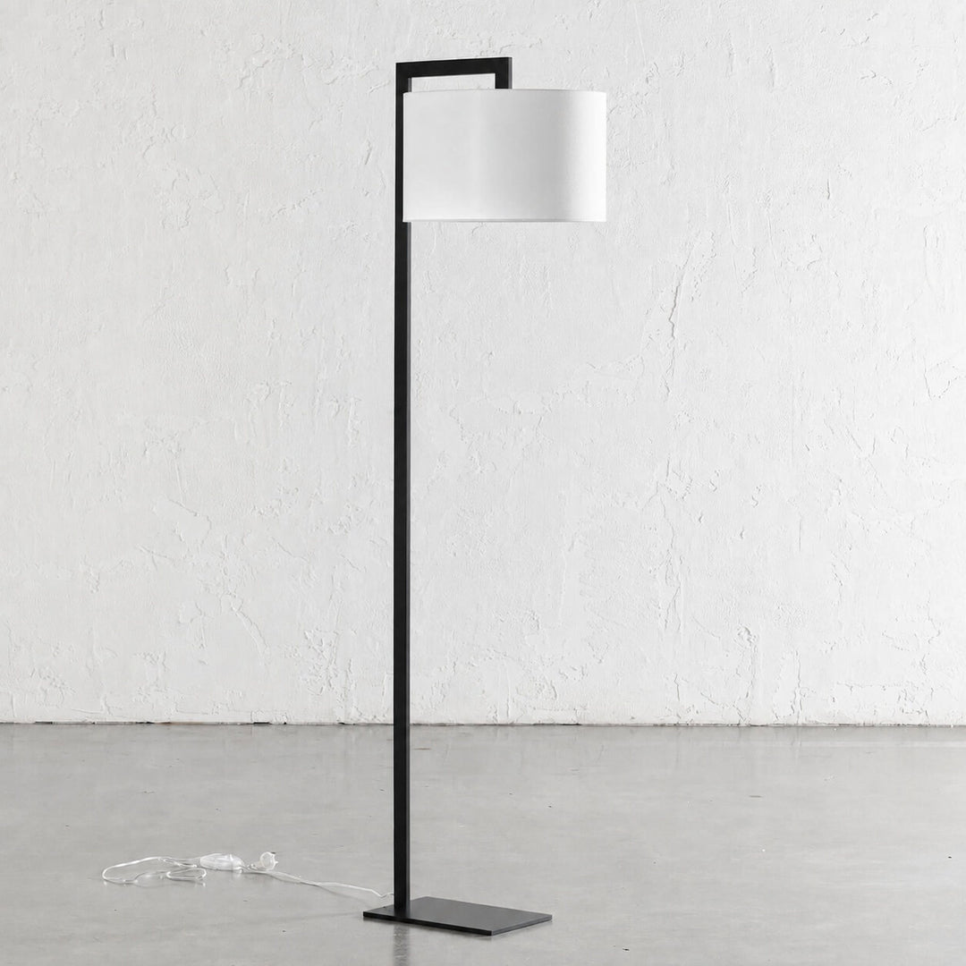 SANTANA FLOOR LAMP  |  175CM  | BLACK METAL + WHITE LINEN