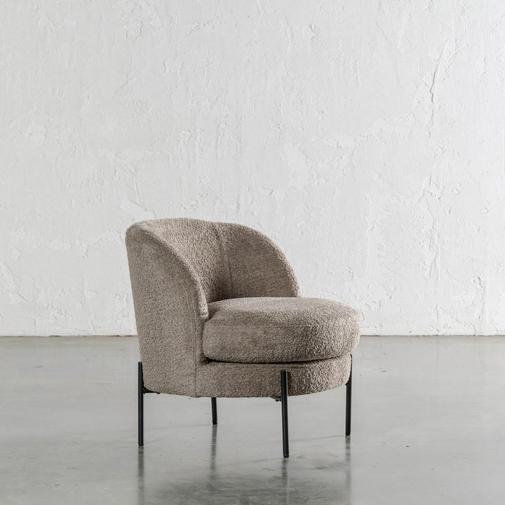 SEVILLA MODERNA TUB CHAIR | SAHARA DUNE BOUCLE  |  ANGLE