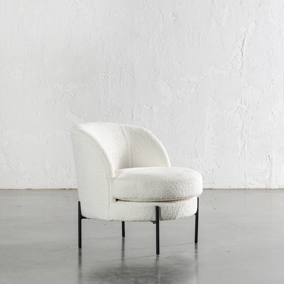 SEVILLA MODERNA TUB CHAIR ANGLED  |  TERRACE WHITE BOUCLE