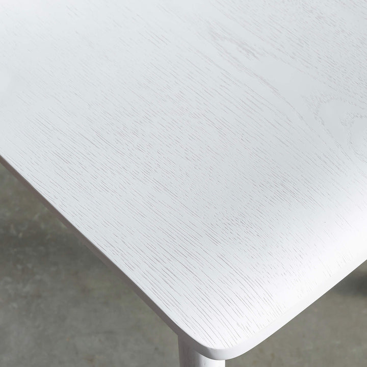 TAMIERA BAR CHAIR  |  WHITE GRAIN  |  CLOSE UP