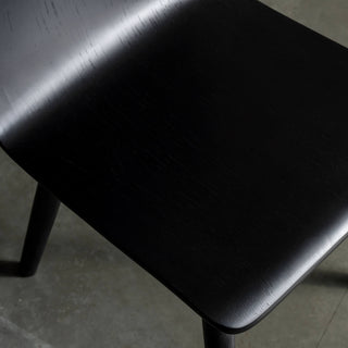 TAMIERA DINING CHAIR  |  BLACK GRAIN  | CLOSE UP