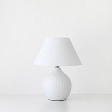 TEMPIE CERAMIC TABLE LAMP | WHITE