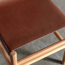 TRIENT LEATHER DINING CHAIR  |  NUTMEG HUSK CLOSE UP