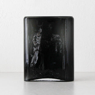 TULLY WAVE GLASS VASE  |  CHARCOAL OPAQUE GLASS  |  MEDIUM