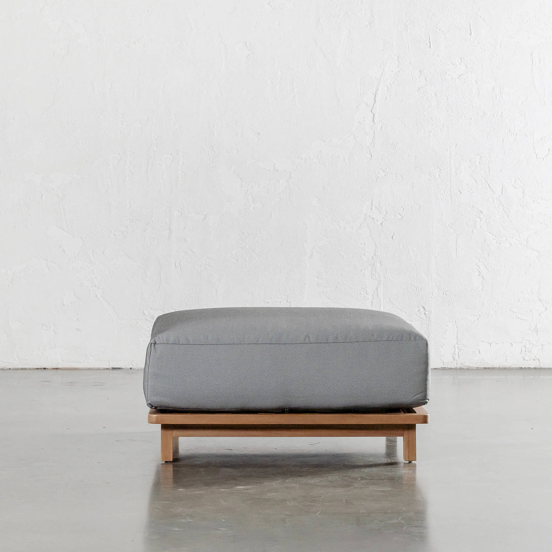 VALLE GRANDE OUTDOOR OTTOMAN  | URBANE GREY + TEAK