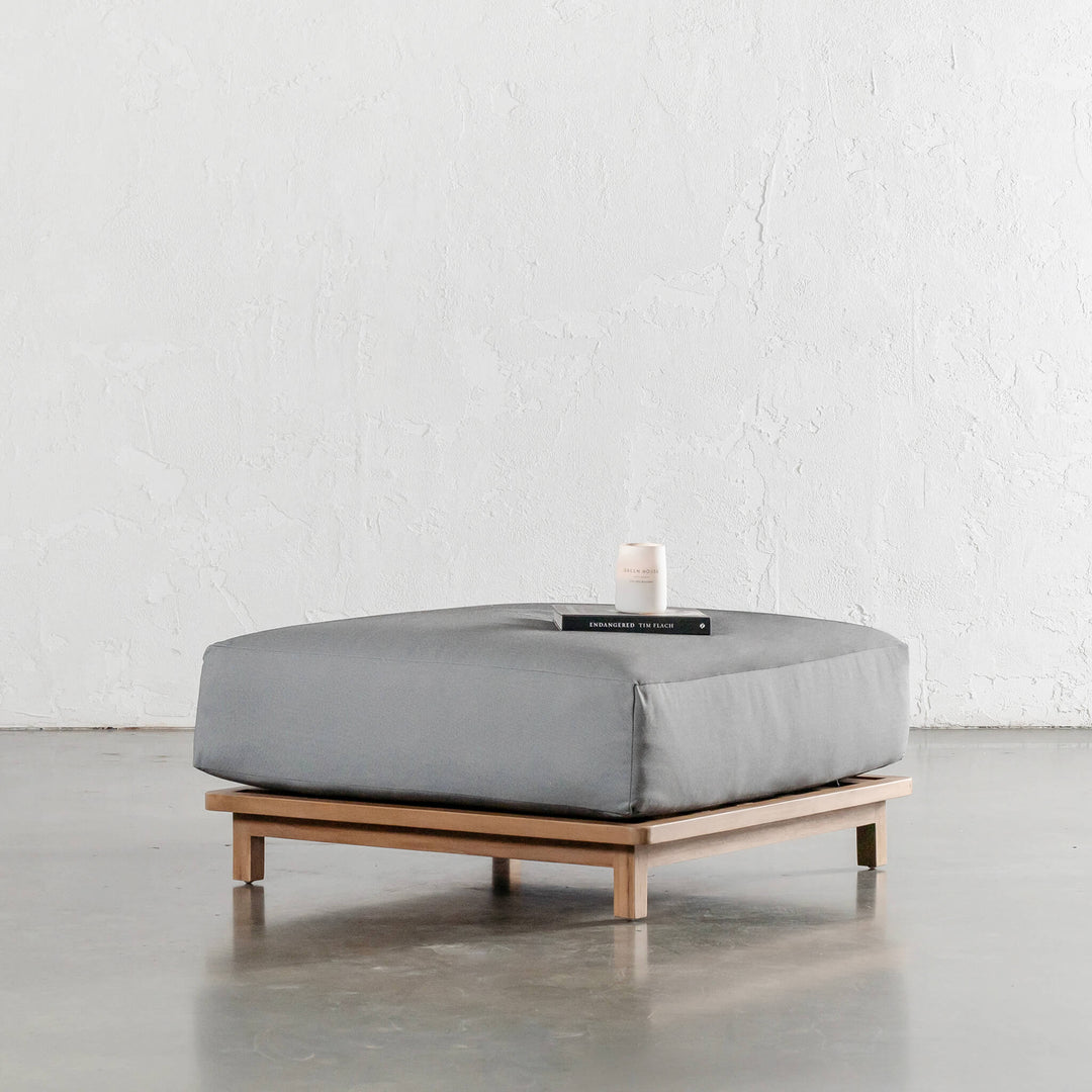 VALLE GRANDE OUTDOOR OTTOMAN  | URBANE GREY + TEAK