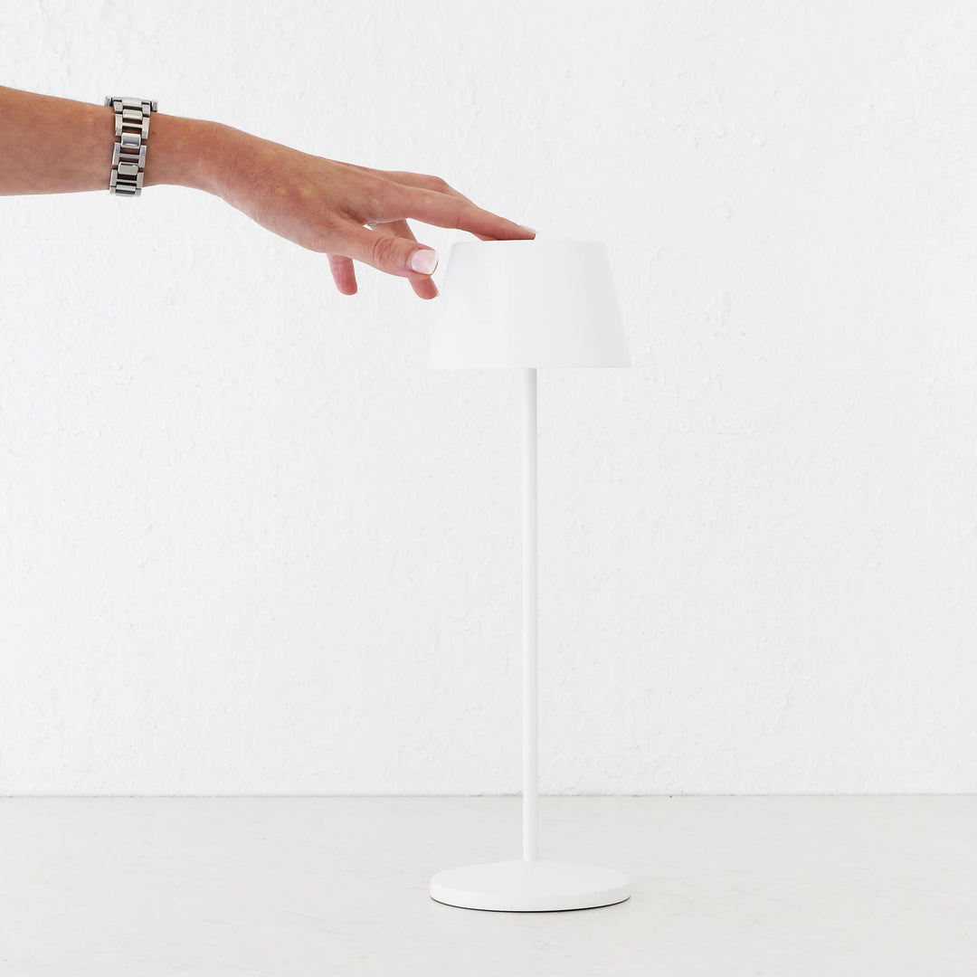 LBD EXCLUSIVE  |  VILLEBOIS RECHARGEABLE INDOOR/OUTDOOR LED TABLE LAMP  |  MATTE WHITE