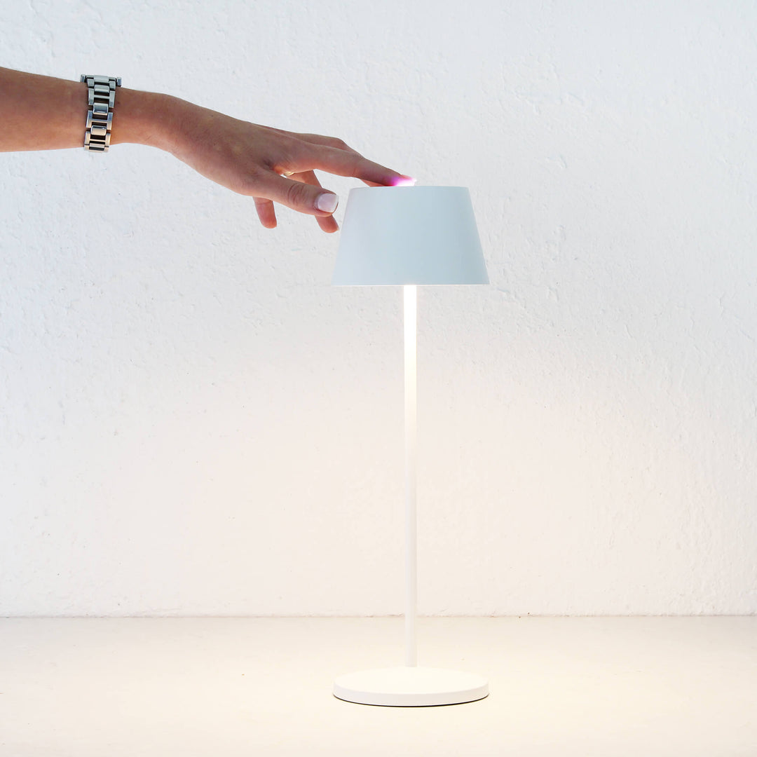 LBD EXCLUSIVE  |  VILLEBOIS RECHARGEABLE INDOOR/OUTDOOR LED TABLE LAMP  |  MATTE WHITE
