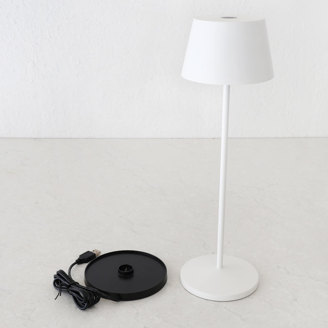 LBD EXCLUSIVE  |  VILLEBOIS RECHARGEABLE INDOOR/OUTDOOR LED TABLE LAMP  |  MATTE WHITE